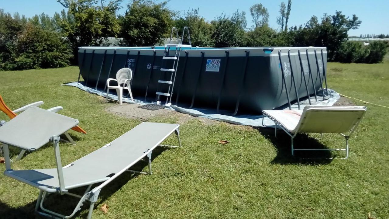 Le Mars à Entraigues sur la Sorgue Acomodação com café da manhã Exterior foto